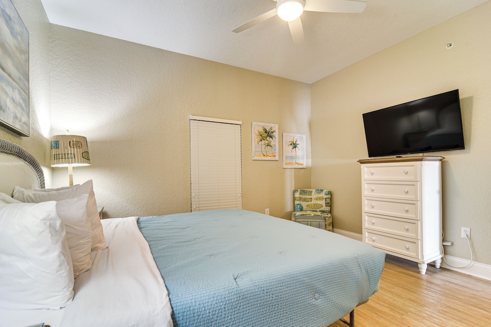 Treasure Island Condo w/ Bay-view Balcony!