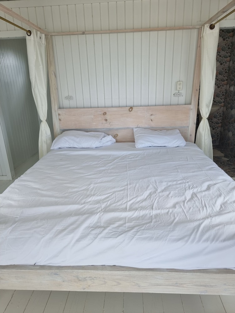 Charming 1-bed Cottage in Codrington
