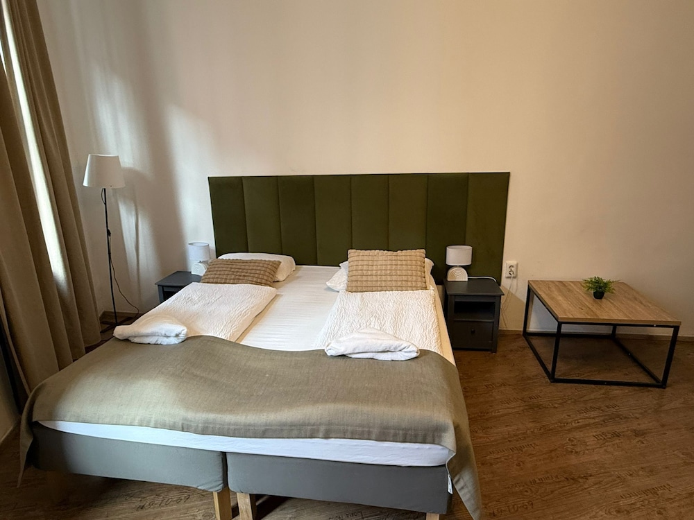 Stylish 1BR Apt Walk to Schonbrunn