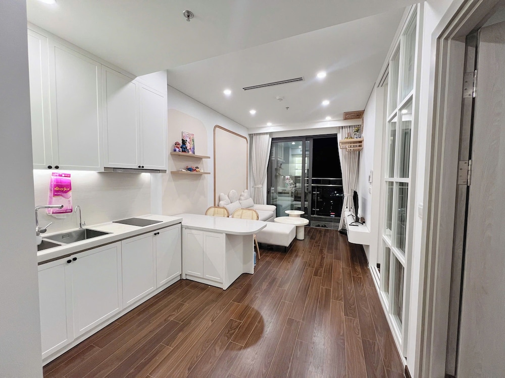Luxhousing Masteri West Heights