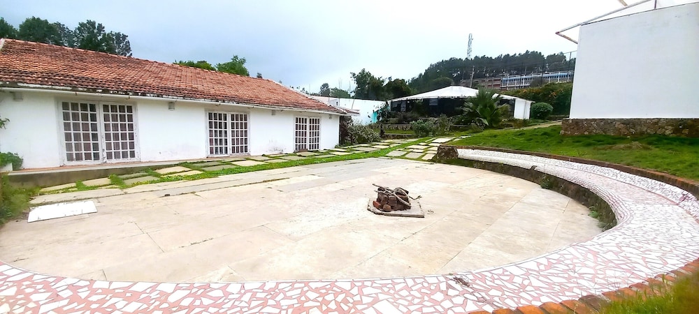 iSTAYS The Colonial Villa Yercaud