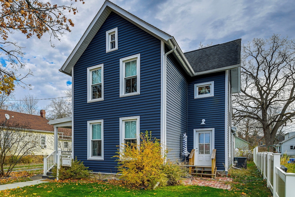 Newly Renovated Private Cottage Near Niagara River