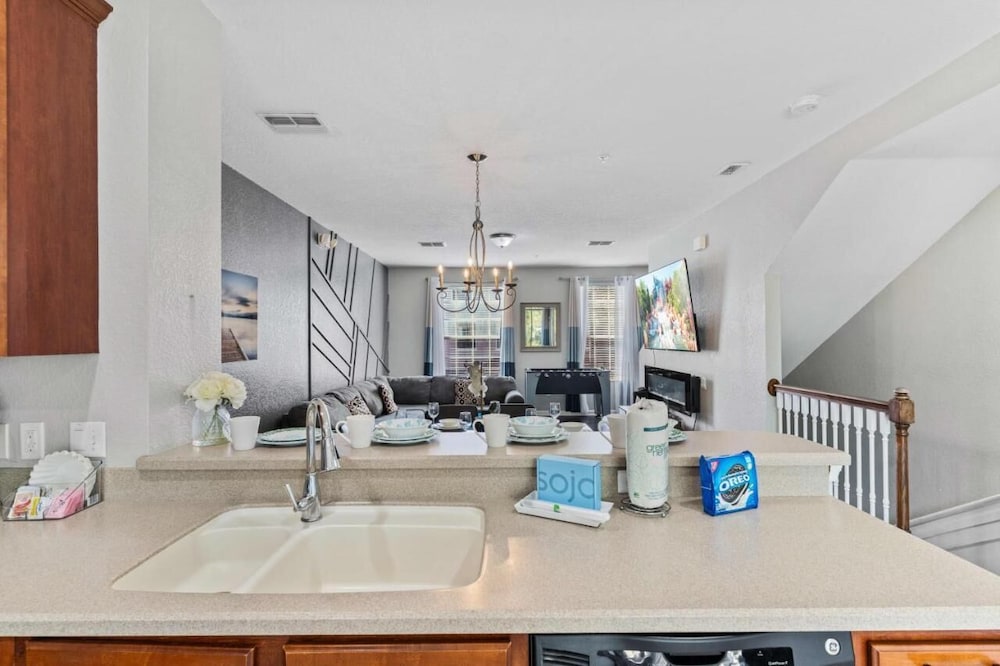 Vista Cay Swanky