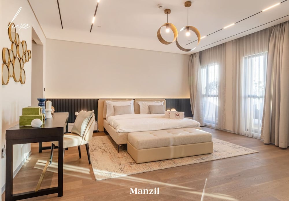 Luxury Sky Villa w Private Pool Sea View in Palm