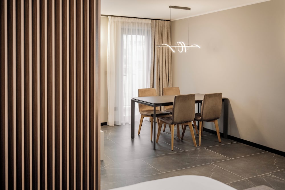 Isabella Suites