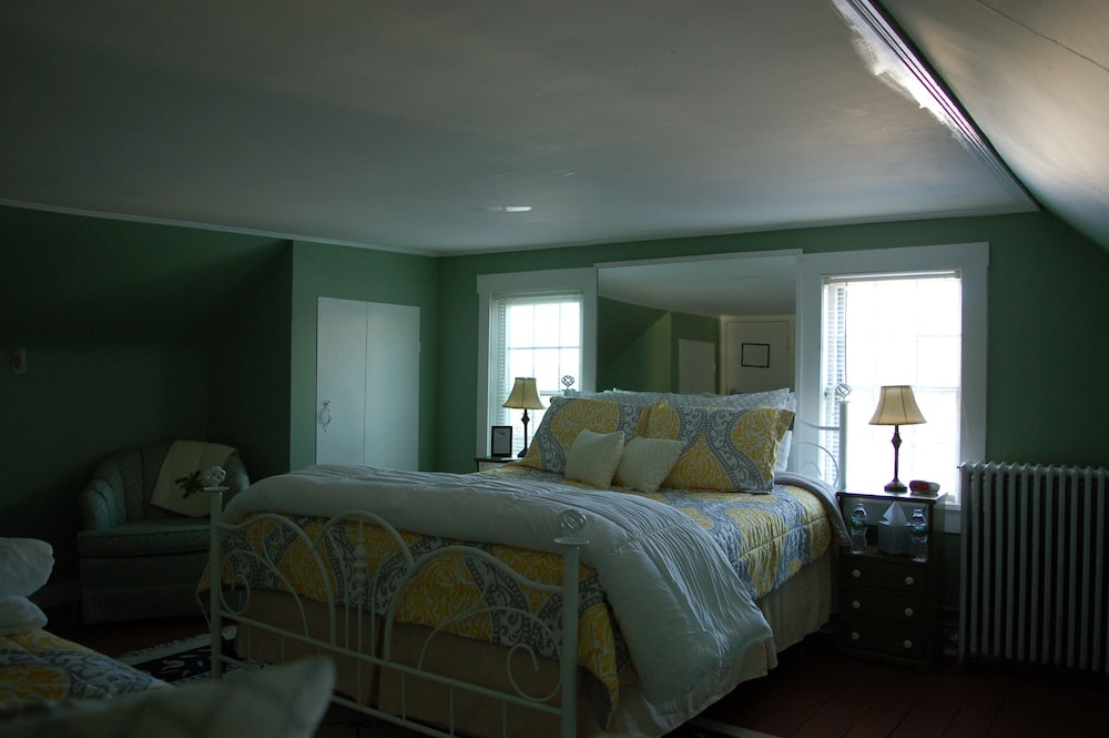 New Hampshire Mountain Inn