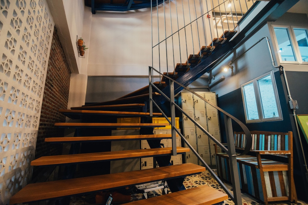 Chernchan Hostel