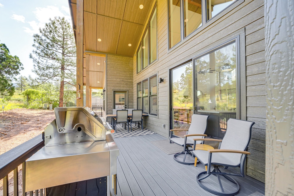 Luxe Pine Home w/ Tonto National Forest Access!
