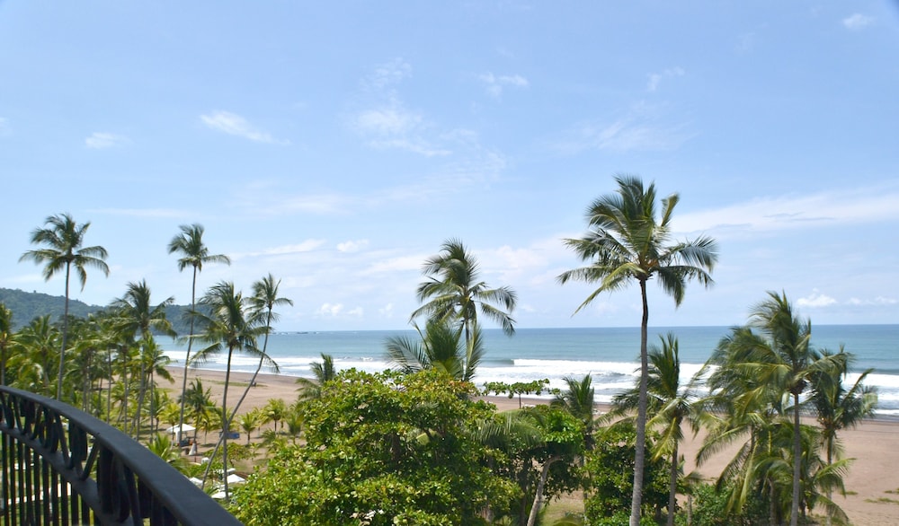 Acqua Residences