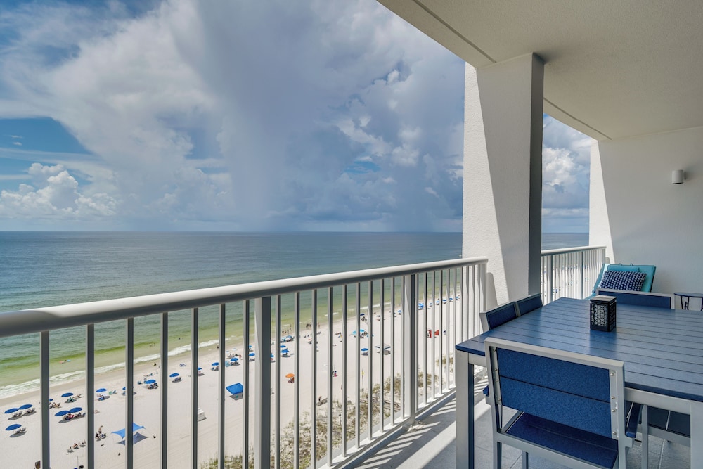 Gulf Views & Pools: Beachfront Island Tower Condo