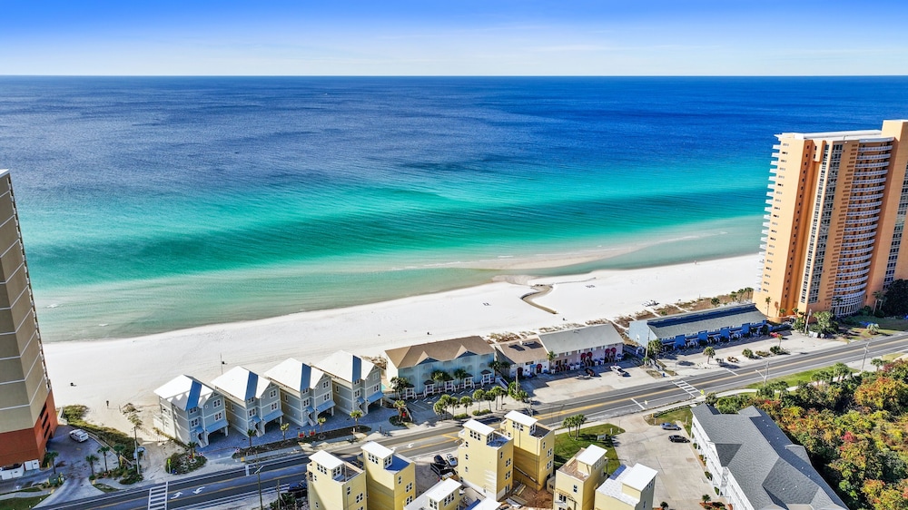 Southern Exposure Townhome by Panhandle Getaways