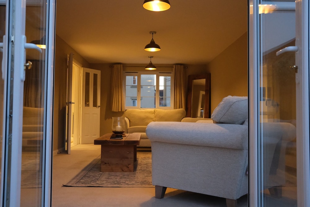 Bicester Villa-6bed-sleeps 14