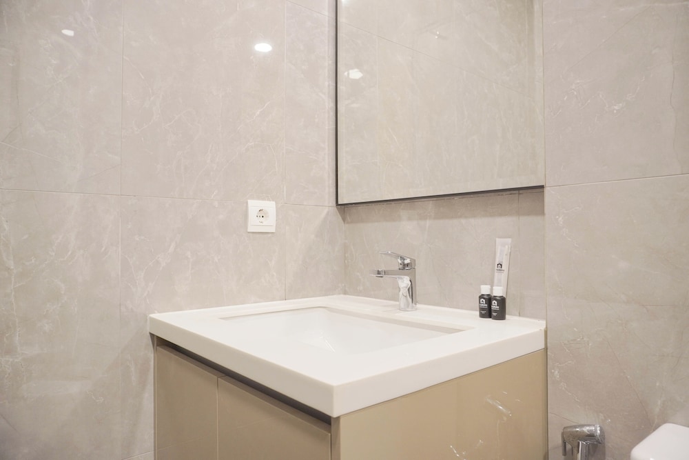 Comfort Living Apartment Studio At Arumaya Residence