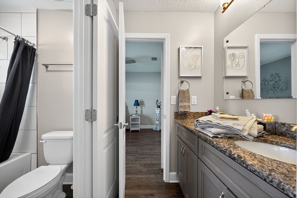 Floridays Manor 4 Bedroom Home