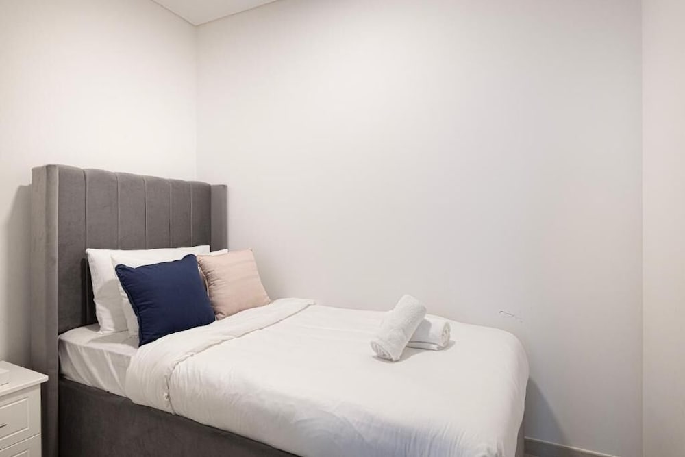 Roomszy Grande Residences Downtown Dubai