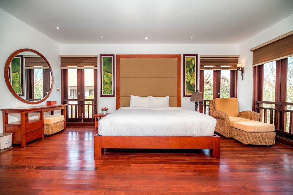 Luxury Villas - Villa Danang Beach view 2