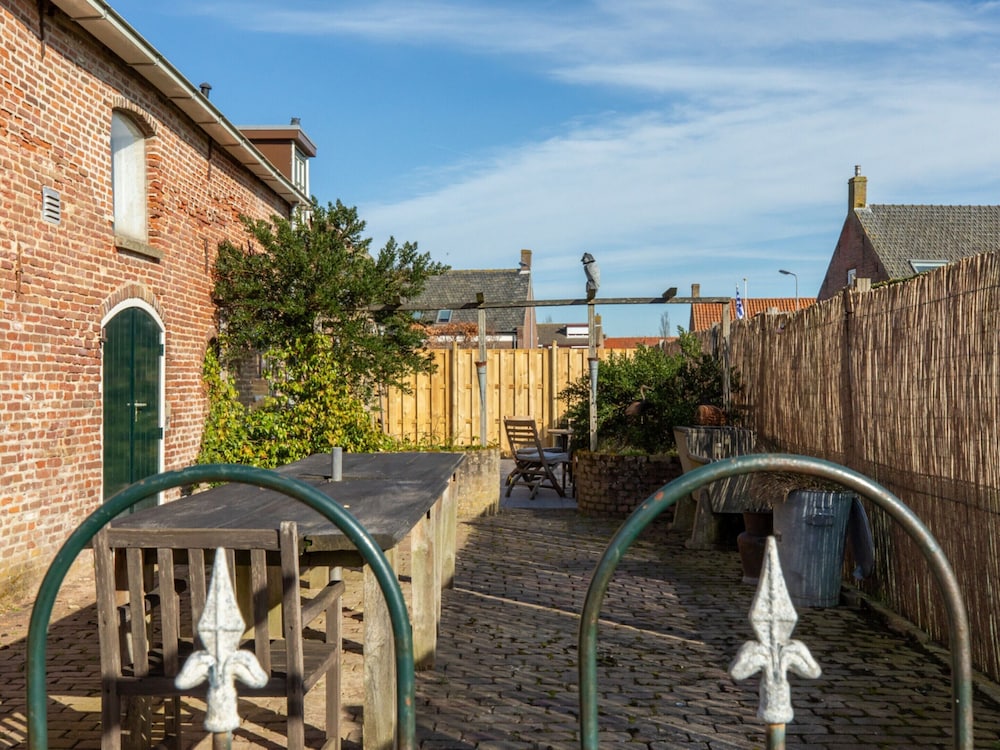 Welcoming Holiday Home With Garden view 2