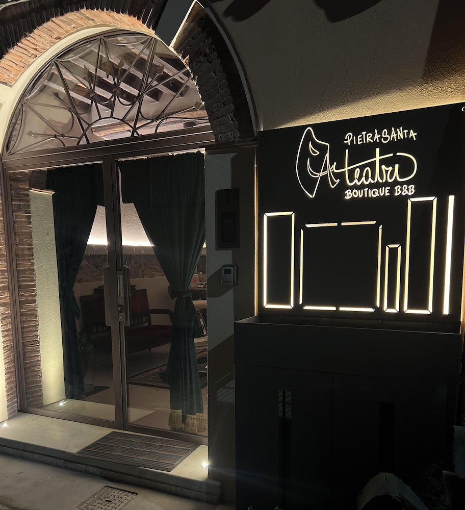 Pietrasanta Ai Teatri