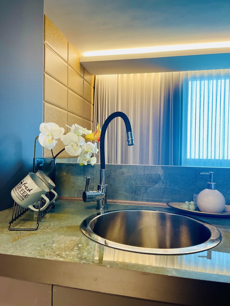 Carmel Holiday Apartments