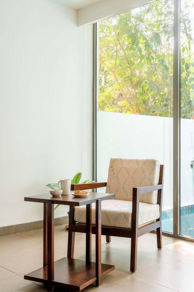 Aster by Hireavilla - 3BR w Private Pool in Parra