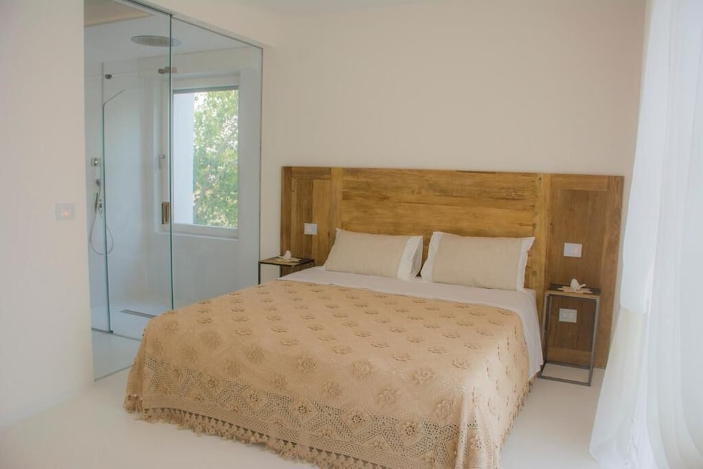 Valentino Luxury Room view 4