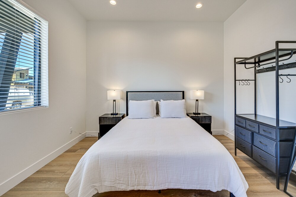 Flagstaff Group Getaway w/ Game Room & Deck