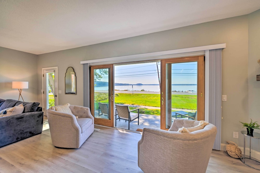 Saratoga Springs Vacations - Charming Saratoga Lake Retreat w/ Dock Access - Property Image 28