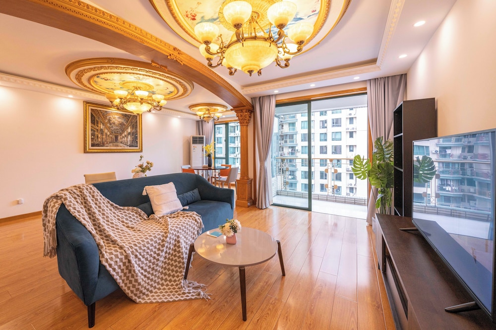 Tyms Xujiahui Modern 2BR APT