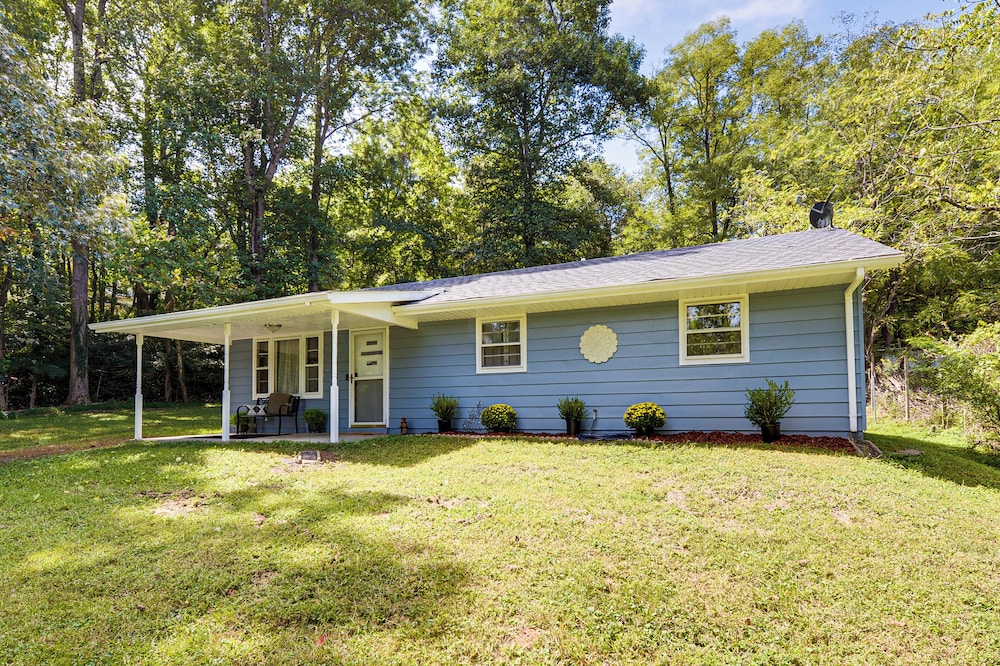 Peaceful Chatham Home in Virginia Countryside!