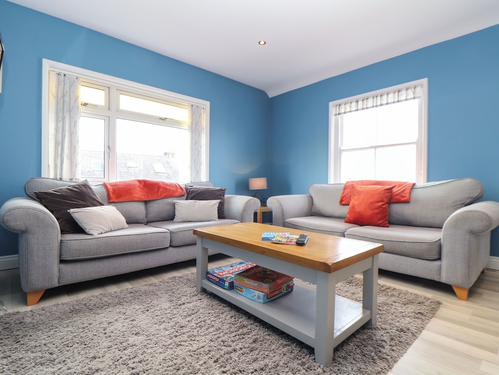 Flat 2 Niles Place