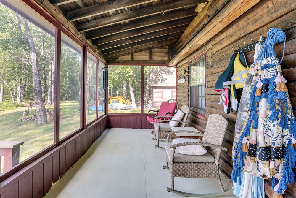 Lakeside Log Cabin w/ Porch in Monadnock Region