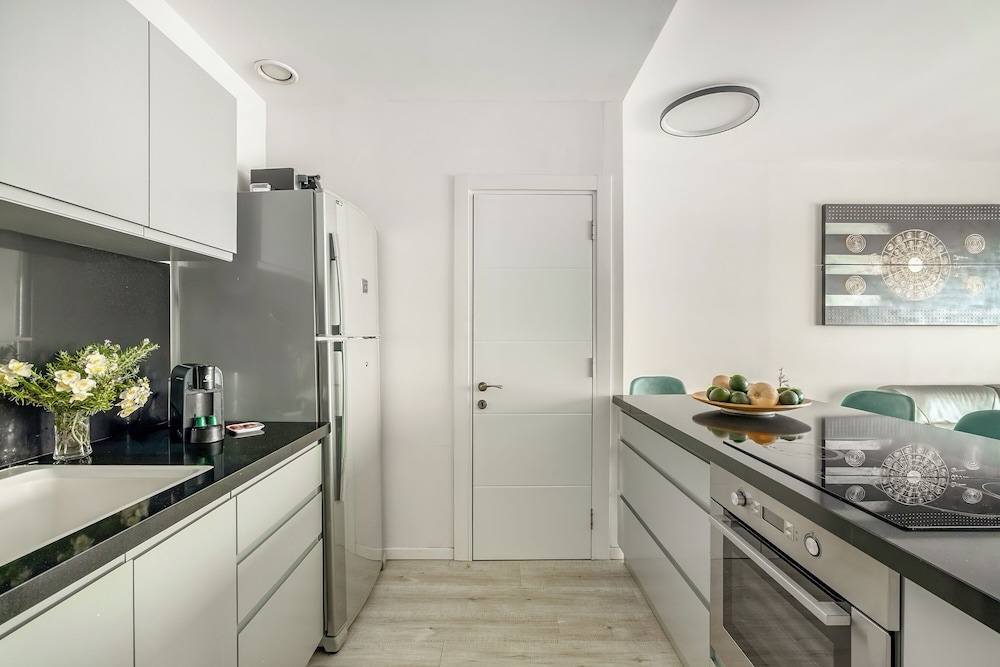High-Rise Sea-View Stay by Sea N' Rent