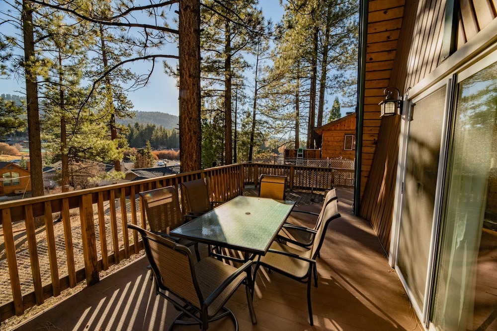 Lucky Bear Lodge