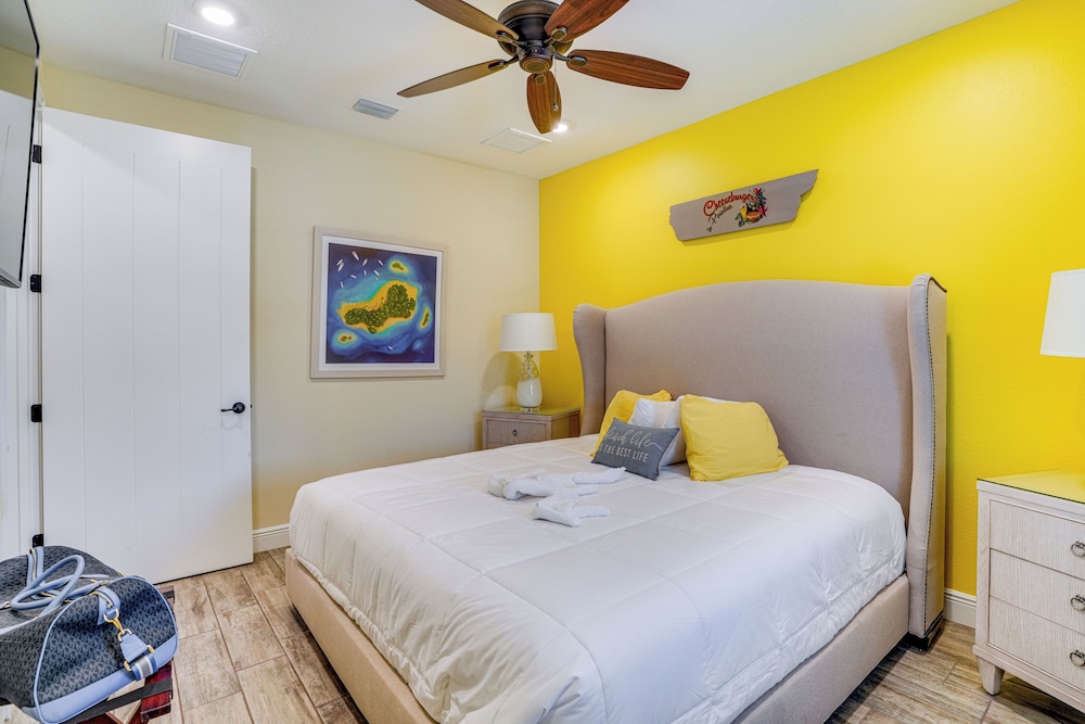 Margaritaville Cottage w/ Hot Tub: 3 Mi to Disney! view 4