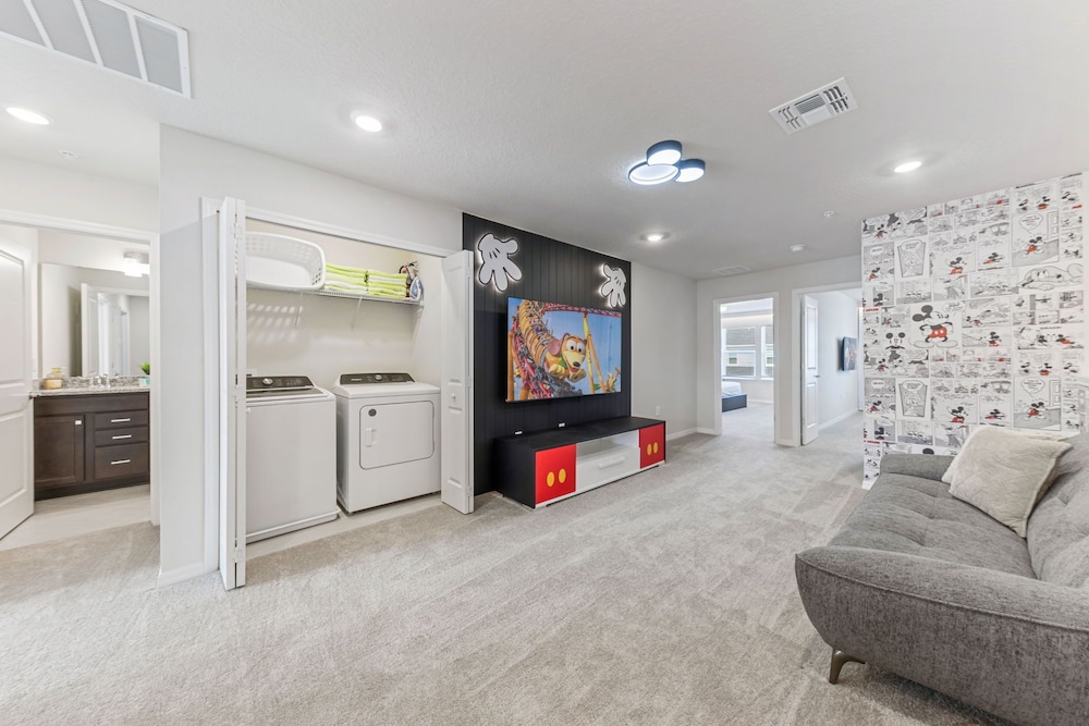 1287 Blue Paradise Way