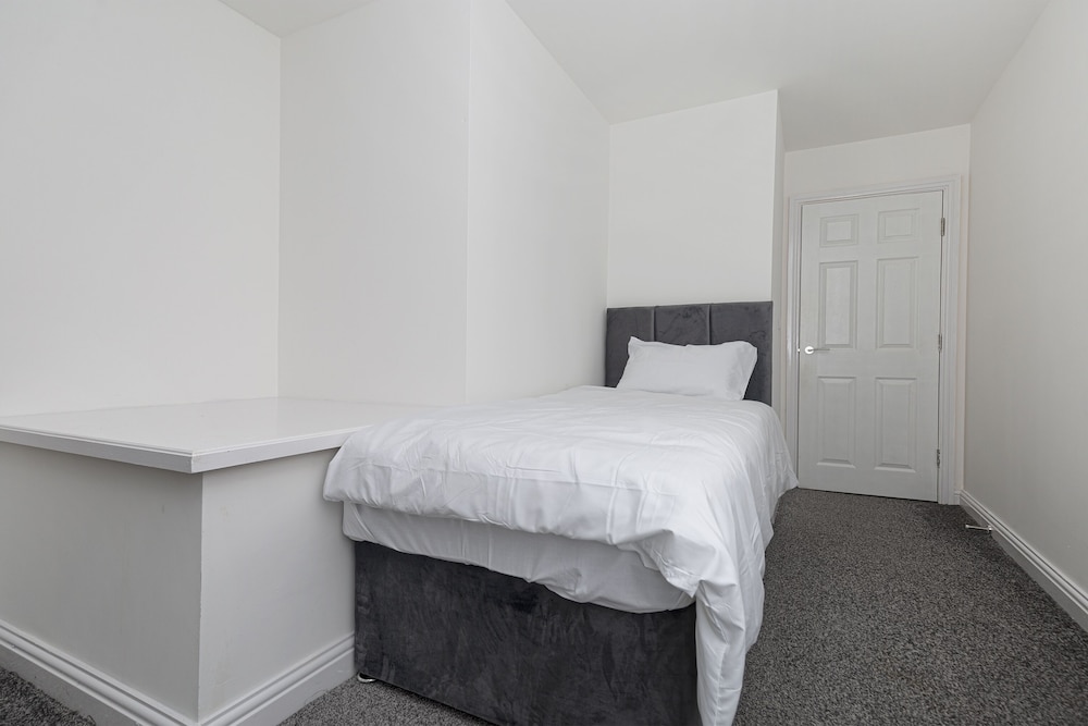 New Build 4 bed Det House in Yorkshire Nr Leeds view 2