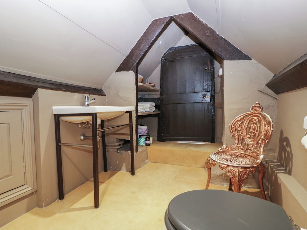 Danby Lodge