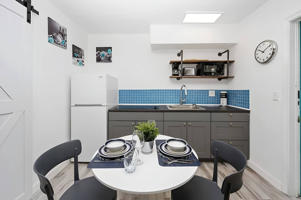 Luna Beach House in Hollywood
