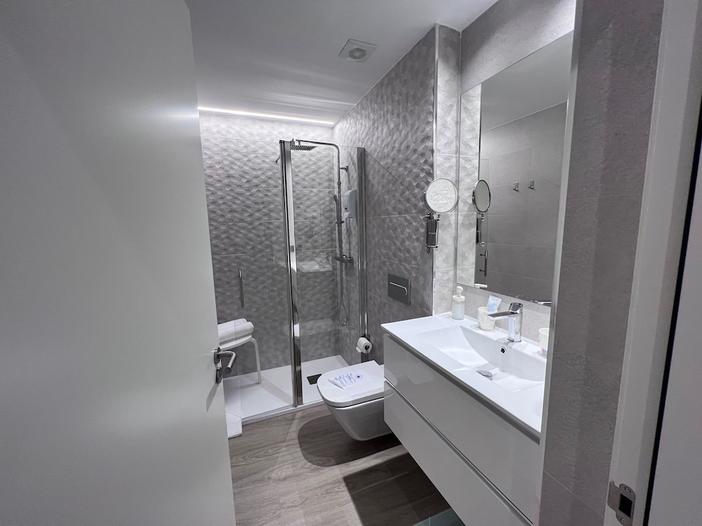 Comfortable Superior Three Bedroom Apartment With Mountain Views