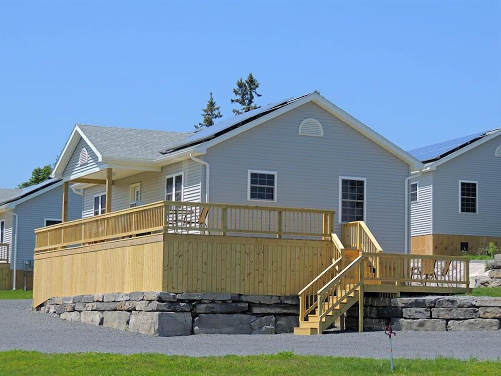 Angel Rock Waterfront Cottages and Vacation Homes