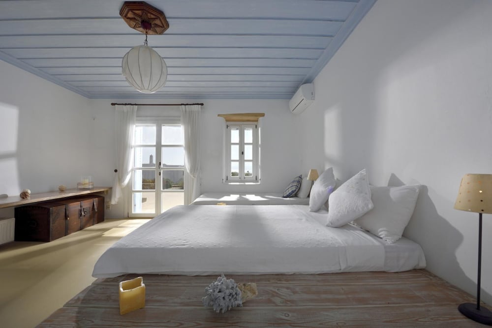 Immaculate 5-bed Villa in Klouvas - Villa Alkmini view 3