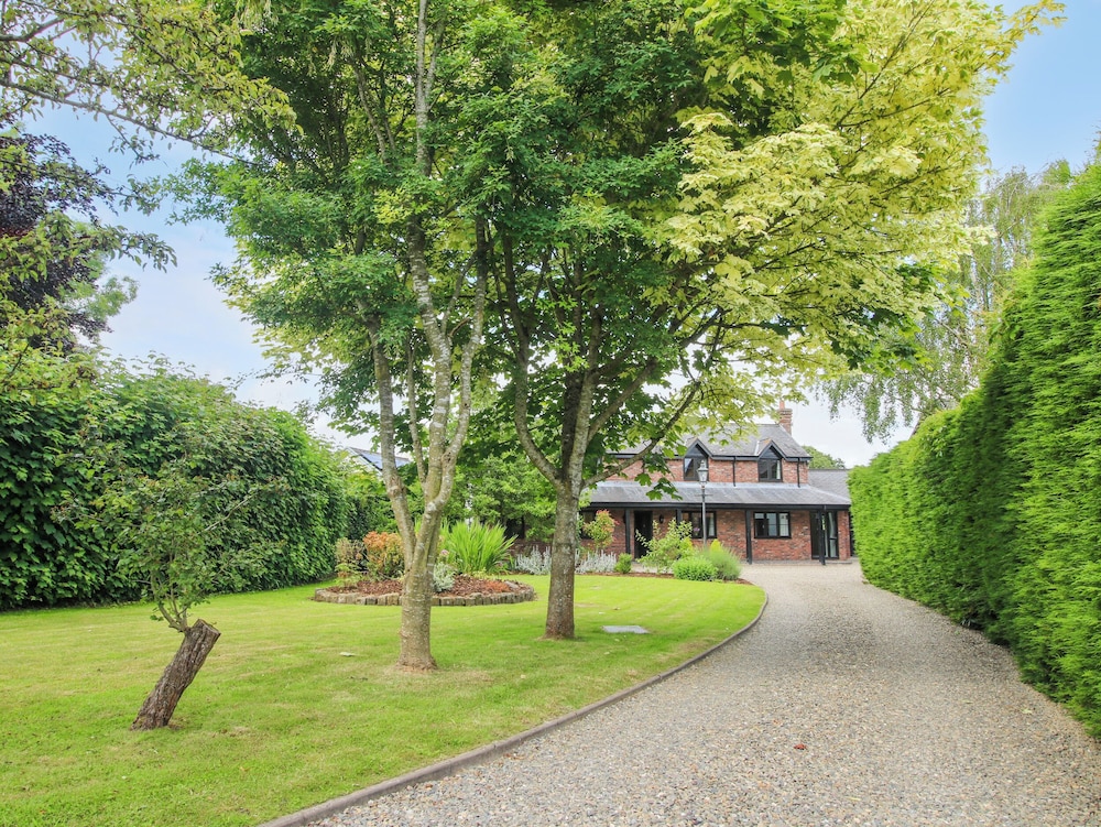 1 Clarkes Lane