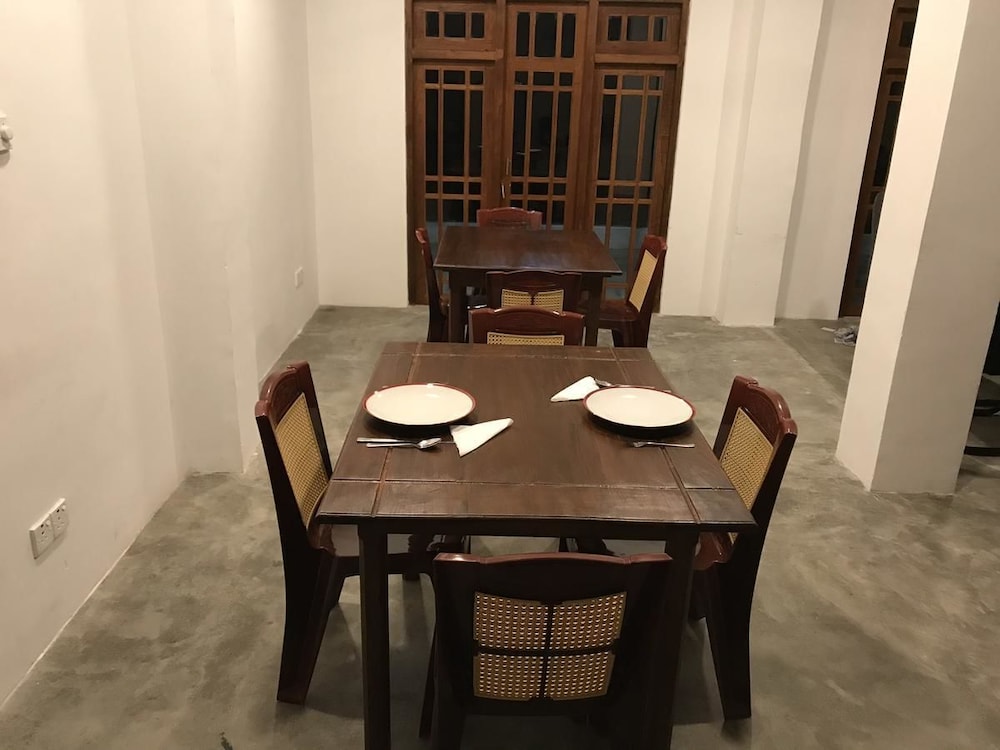 Canalside Villa & Guest House view 4