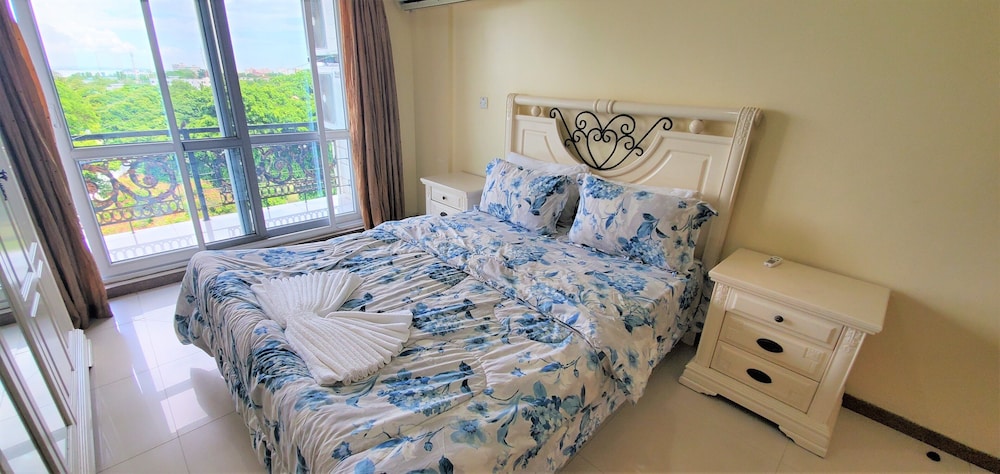 Luxury Residence with Ocean View in Masaki