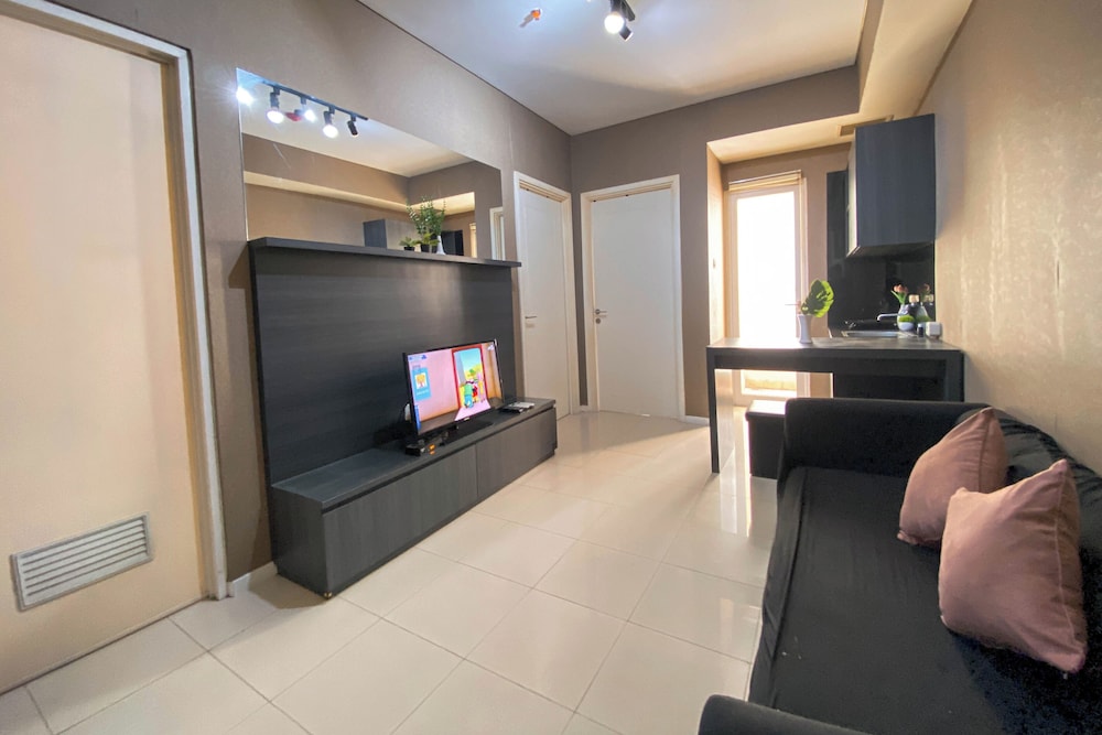 Pleasurable 2BR Apartment Parahyangan Residence