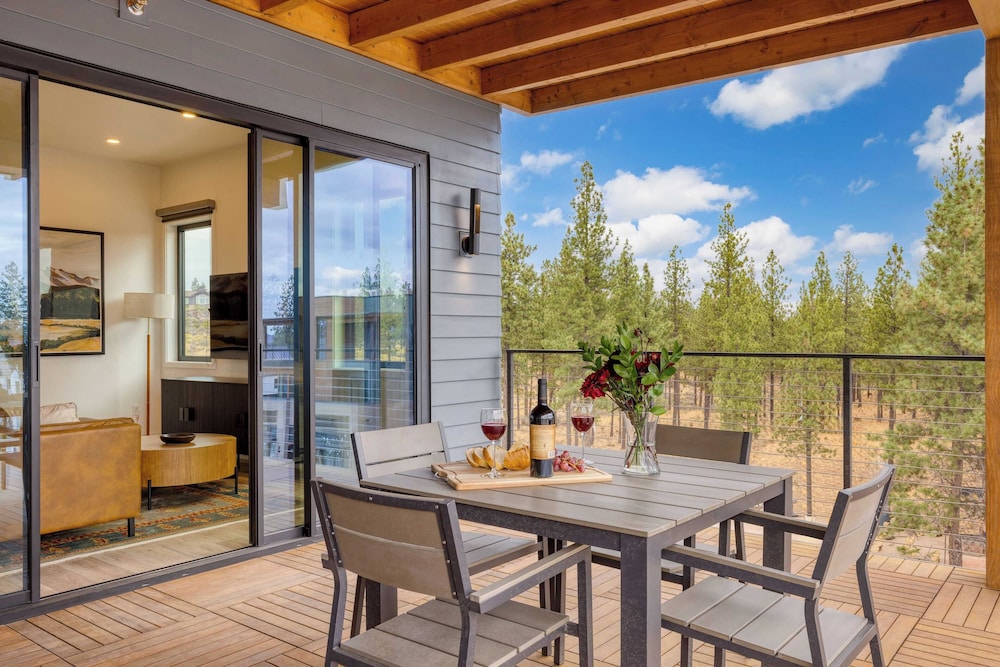 2 Units Minutes to Downtown Bend Hot Tub 1208 Skyline Ranch by Avantstay
