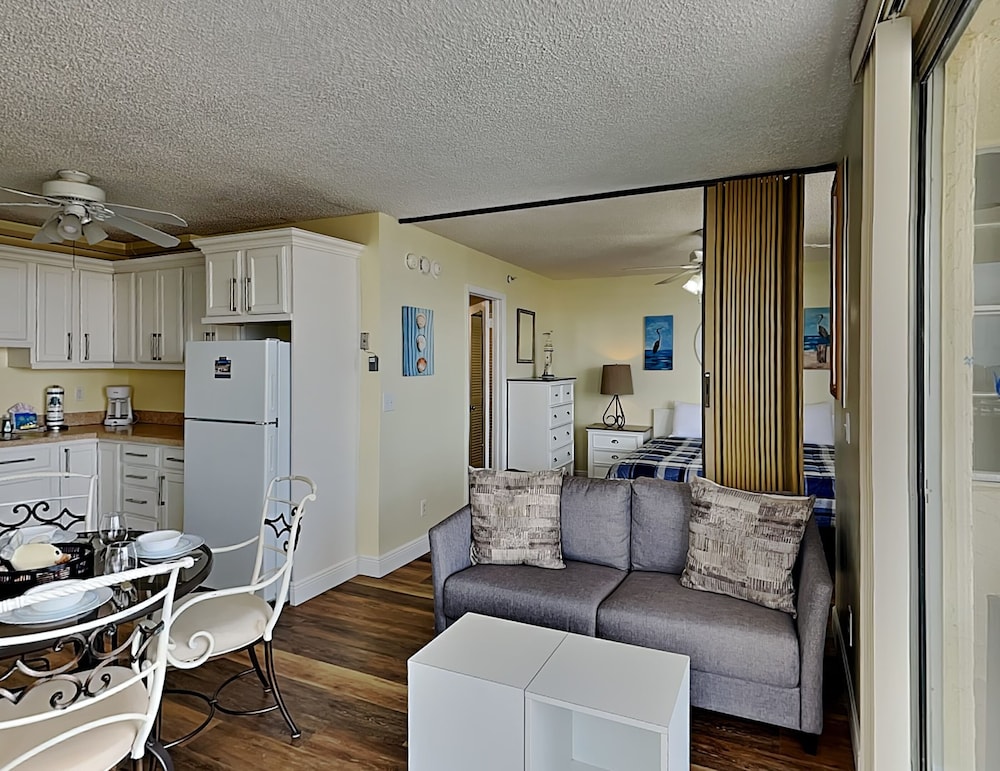 Estero Beach & Tennis by Distinctive Beach Rentals view 5