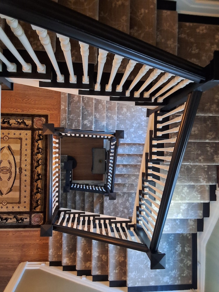 Bourbon Barrel Inn Bed & Breakfast