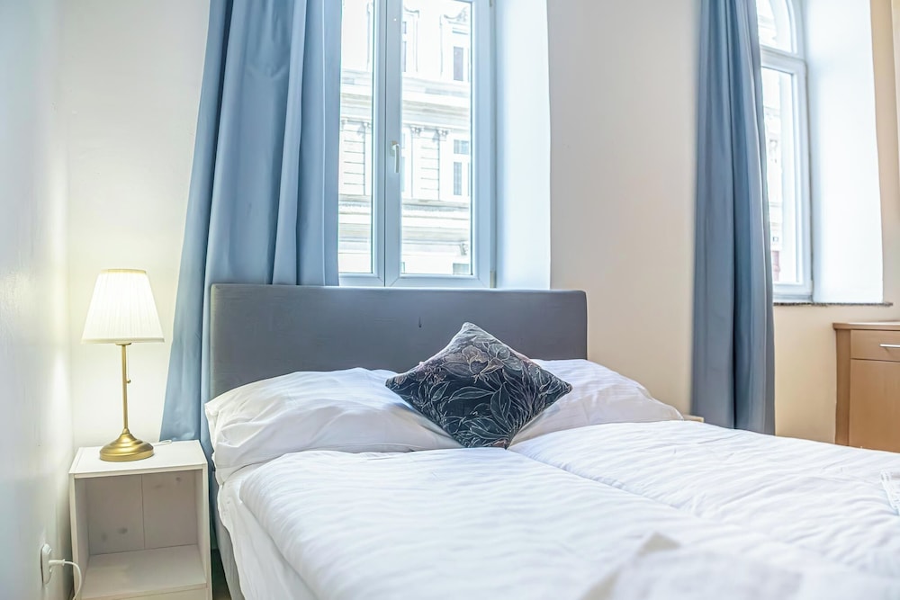 Bright Apartment Near Wiener Stadthalle