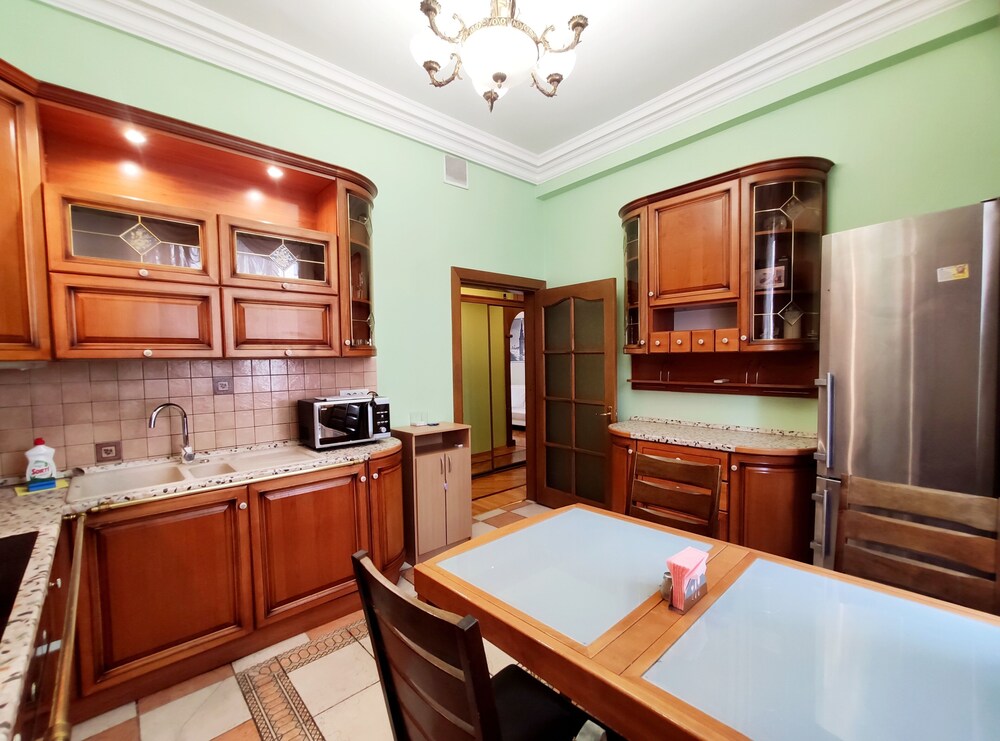 TVST Apartments TV6